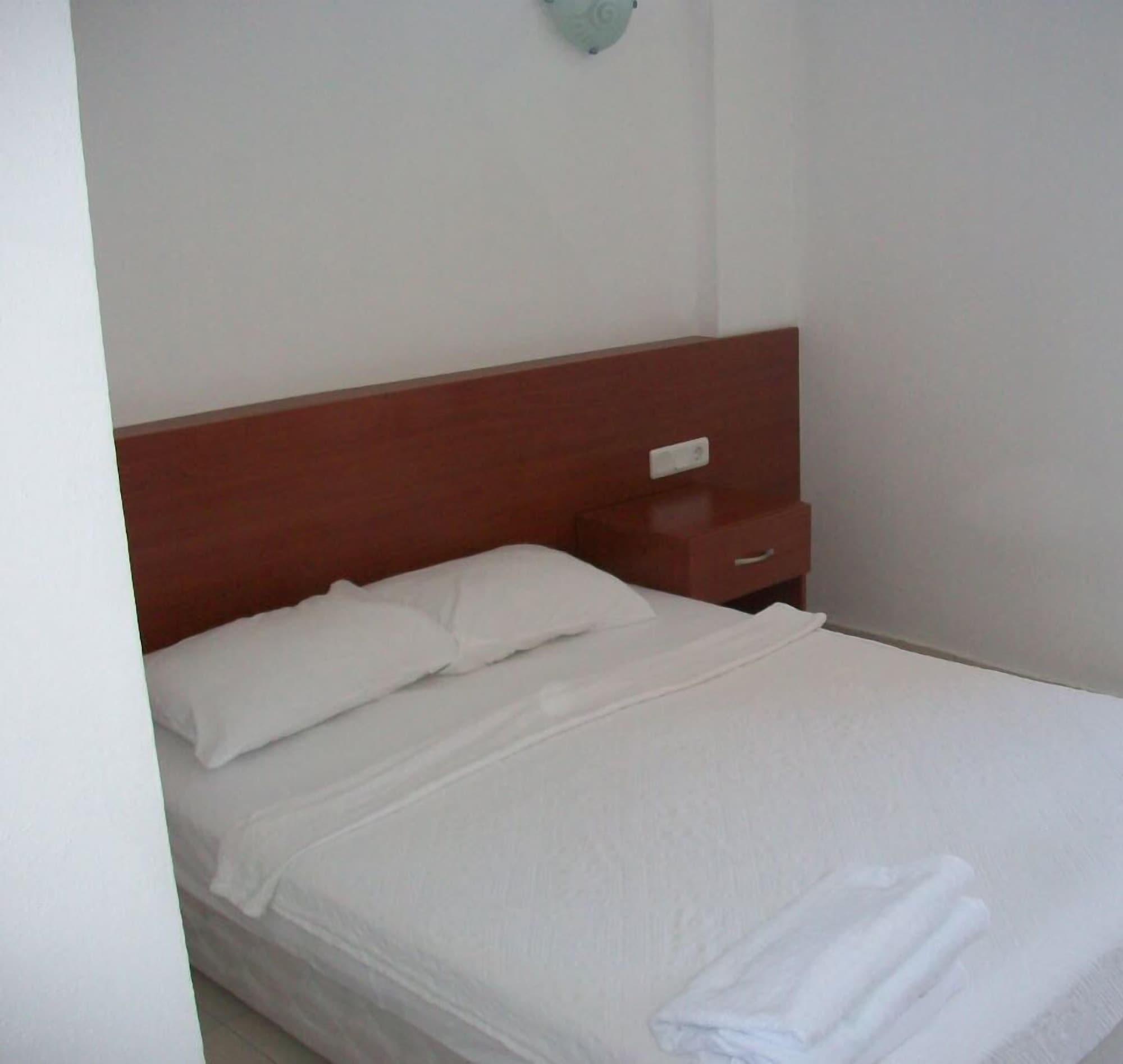 אורטקנט Kriss Otel מראה חיצוני תמונה