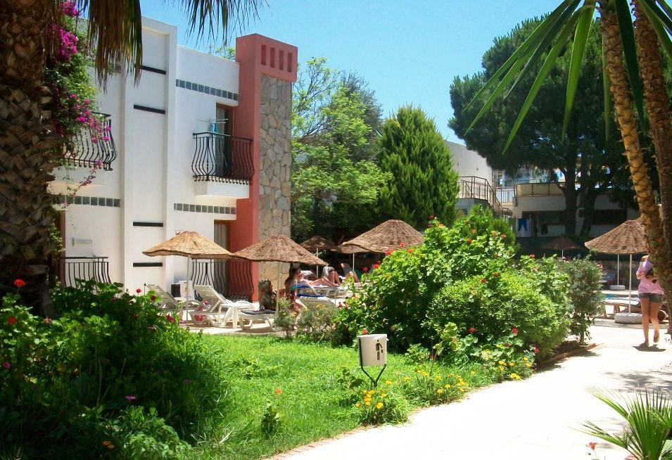 אורטקנט Kriss Otel מראה חיצוני תמונה