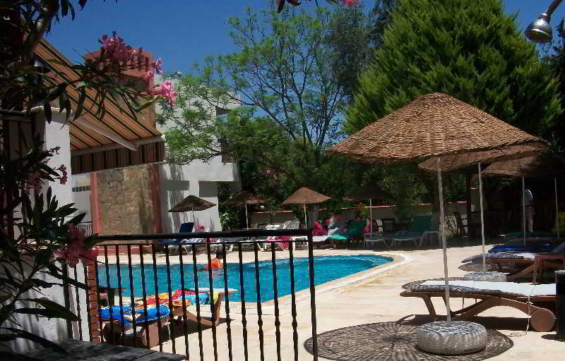 אורטקנט Kriss Otel מראה חיצוני תמונה