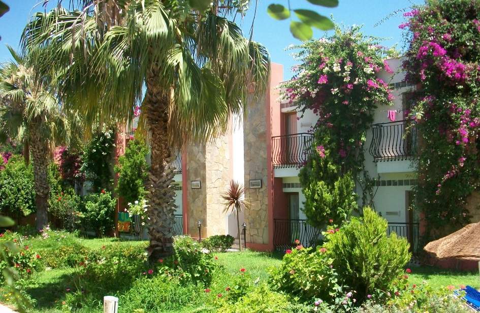 אורטקנט Kriss Otel מראה חיצוני תמונה