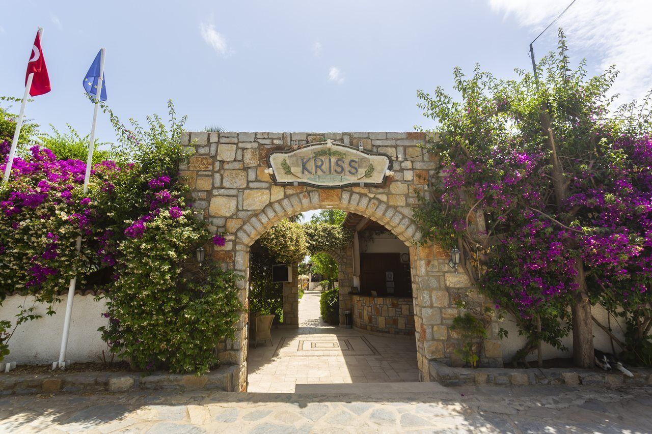 אורטקנט Kriss Otel מראה חיצוני תמונה